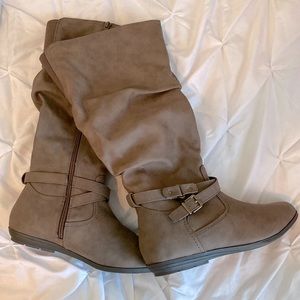 Brand new brown wide calf faux suede boots!  Size 7.5 wide!